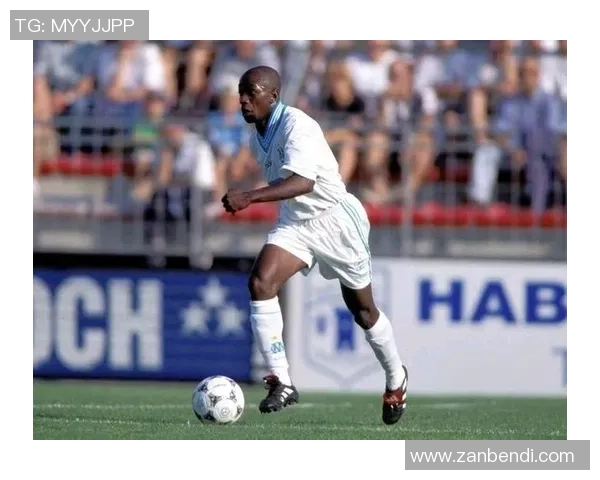 克劳德足球明星的传奇之路与辉煌成就探秘 克劳德足球明星的传奇之路与辉煌成就探秘