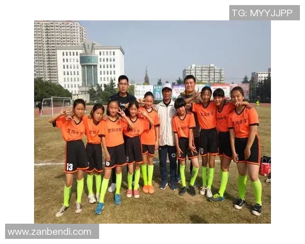 刘秀英独家揭秘足球技巧与心得分享助你提升球技与战术理解