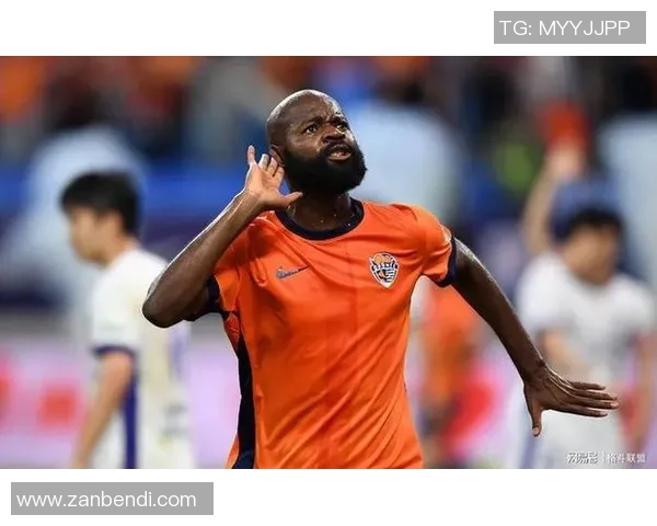 足球明星裤裆凸起视频引发热议网友热评背后故事与真相揭秘