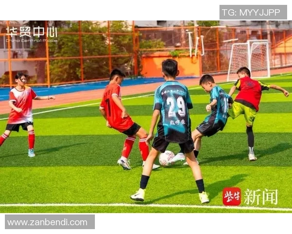 儿童足球袜子图片展示多款时尚设计助力小球员展现活力与风采